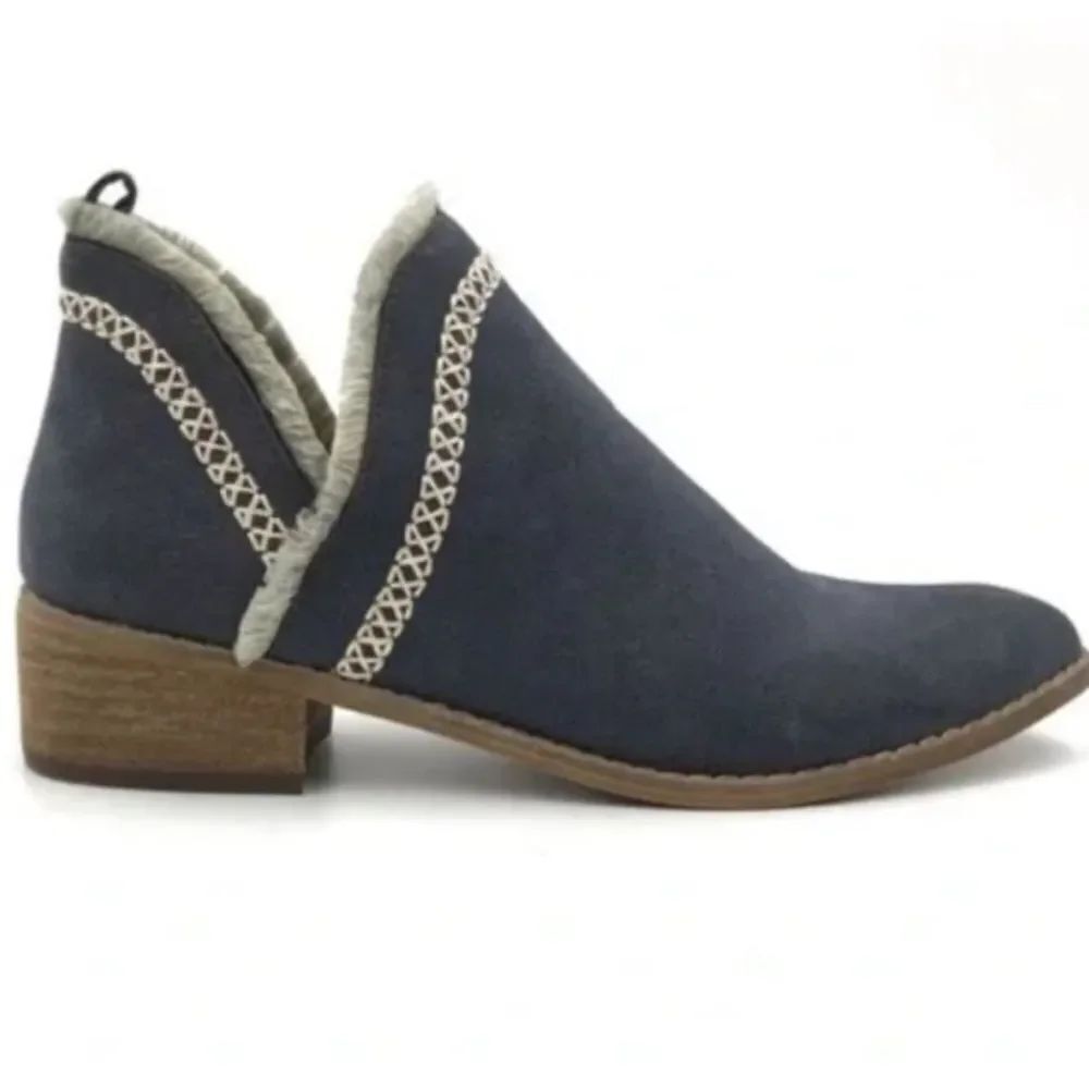 Mi im Blue Gray Faux Suede Exposed Stitch Fringe Edge Boho Ankle Bootie